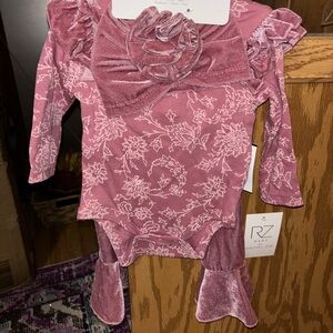 RZ Baby Rachel Zoe Mauve Floral Bodysuit Pants Hat 3 Piece Set 3-6 months